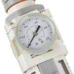 Фильтр-масловлагоотделитель с манометром и регулятором давления 1/2 AW4000-04