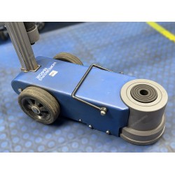 Домкрат пневмогидравлический подкатной 2х-штоковый 20/40 тонн